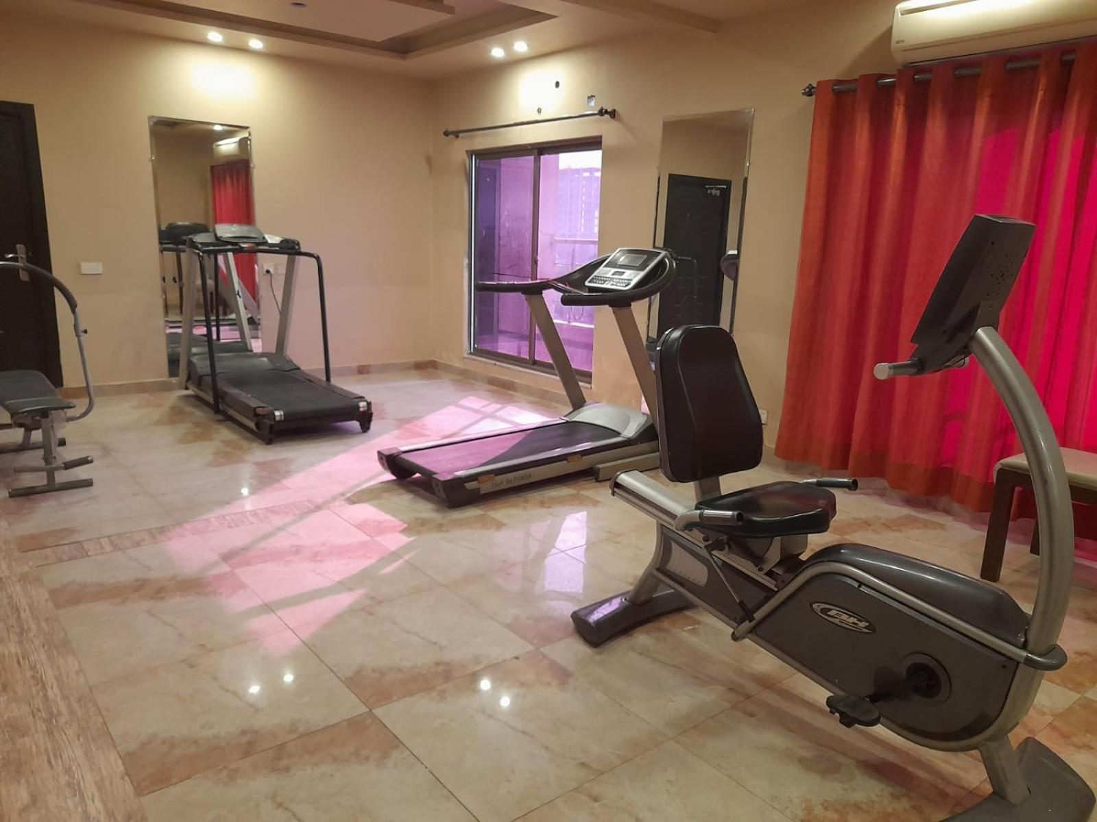 Grand Regent Hotel And Suites Faisalabad Luaran gambar