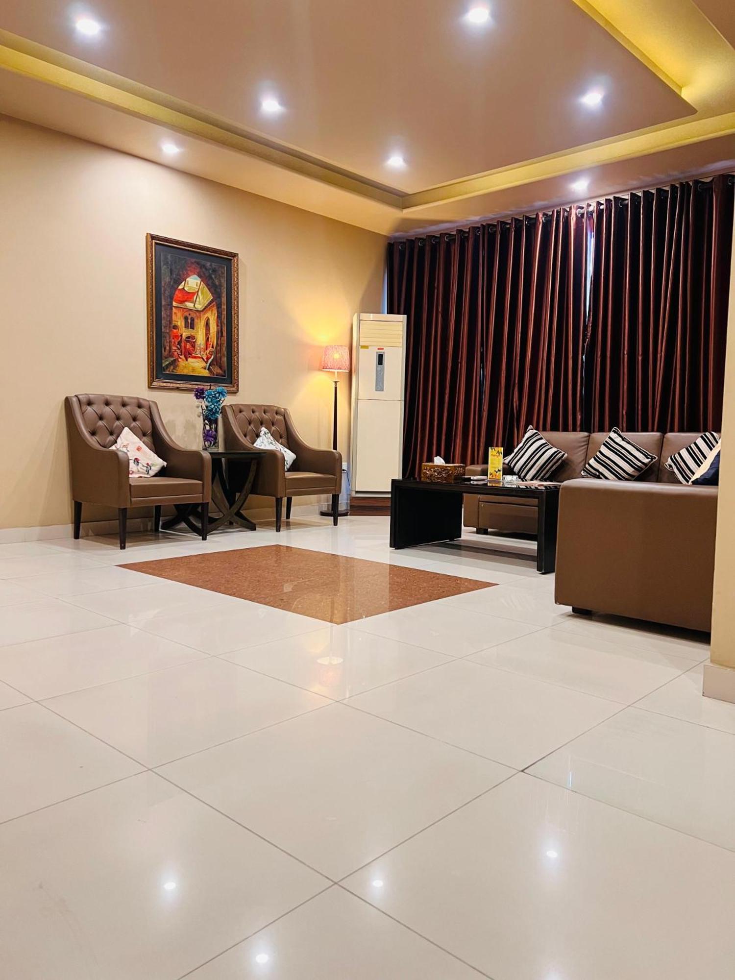 Grand Regent Hotel And Suites Faisalabad Luaran gambar