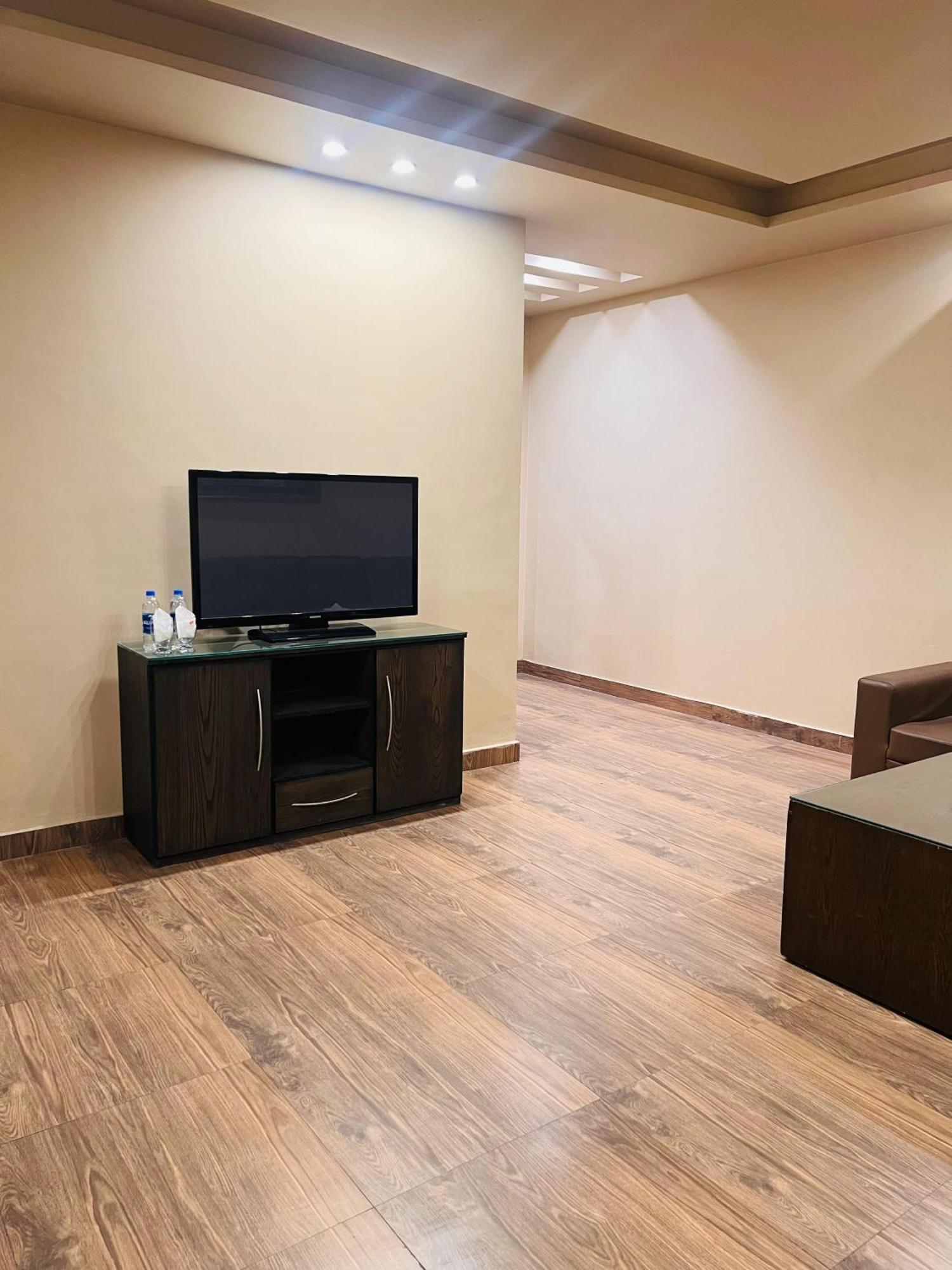 Grand Regent Hotel And Suites Faisalabad Luaran gambar
