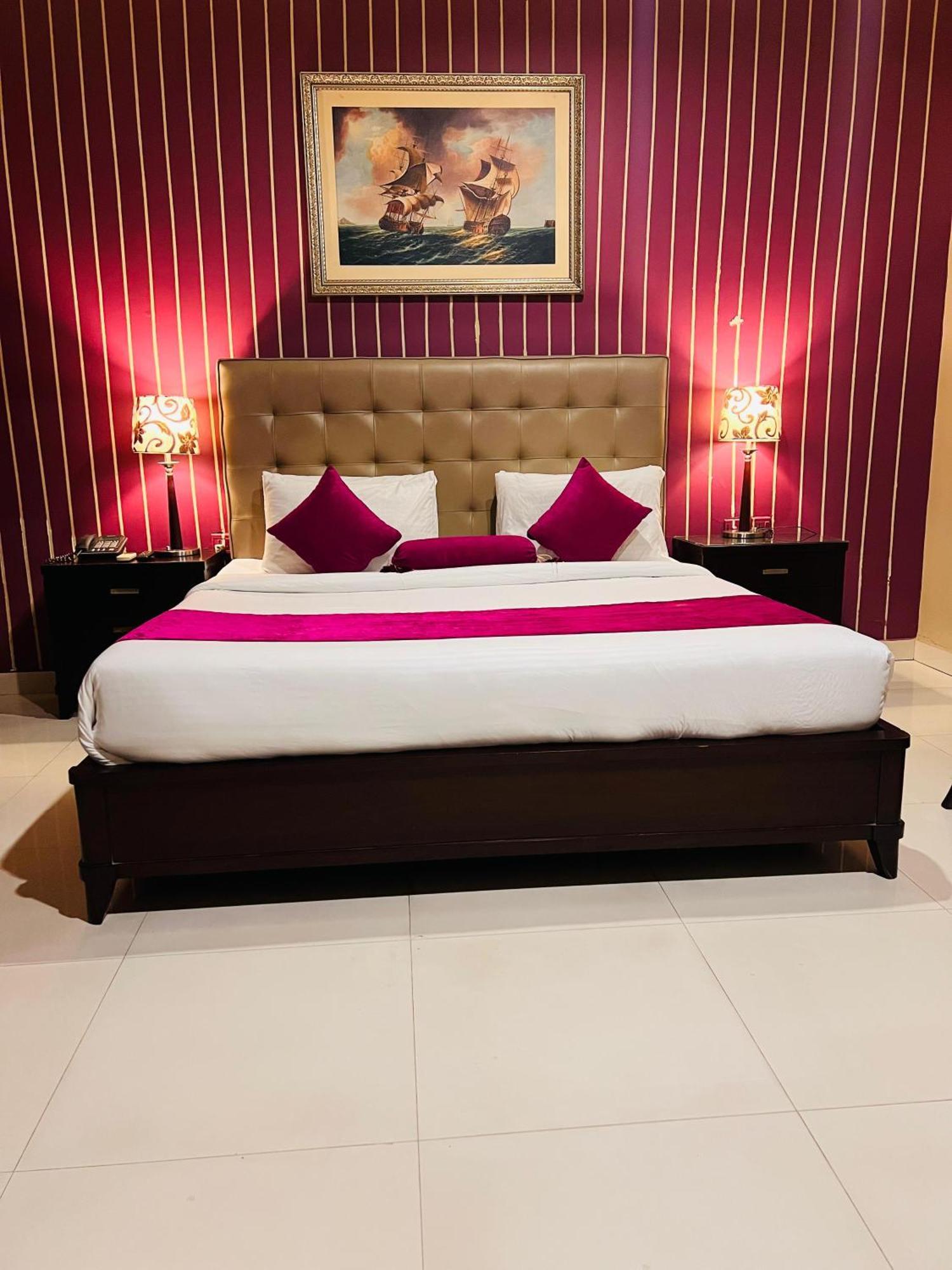 Grand Regent Hotel And Suites Faisalabad Luaran gambar