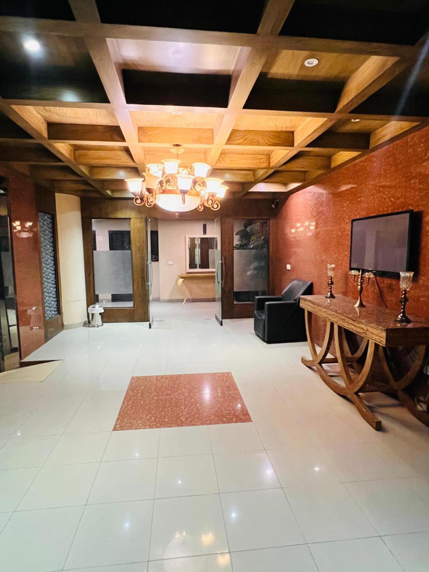 Grand Regent Hotel And Suites Faisalabad Luaran gambar