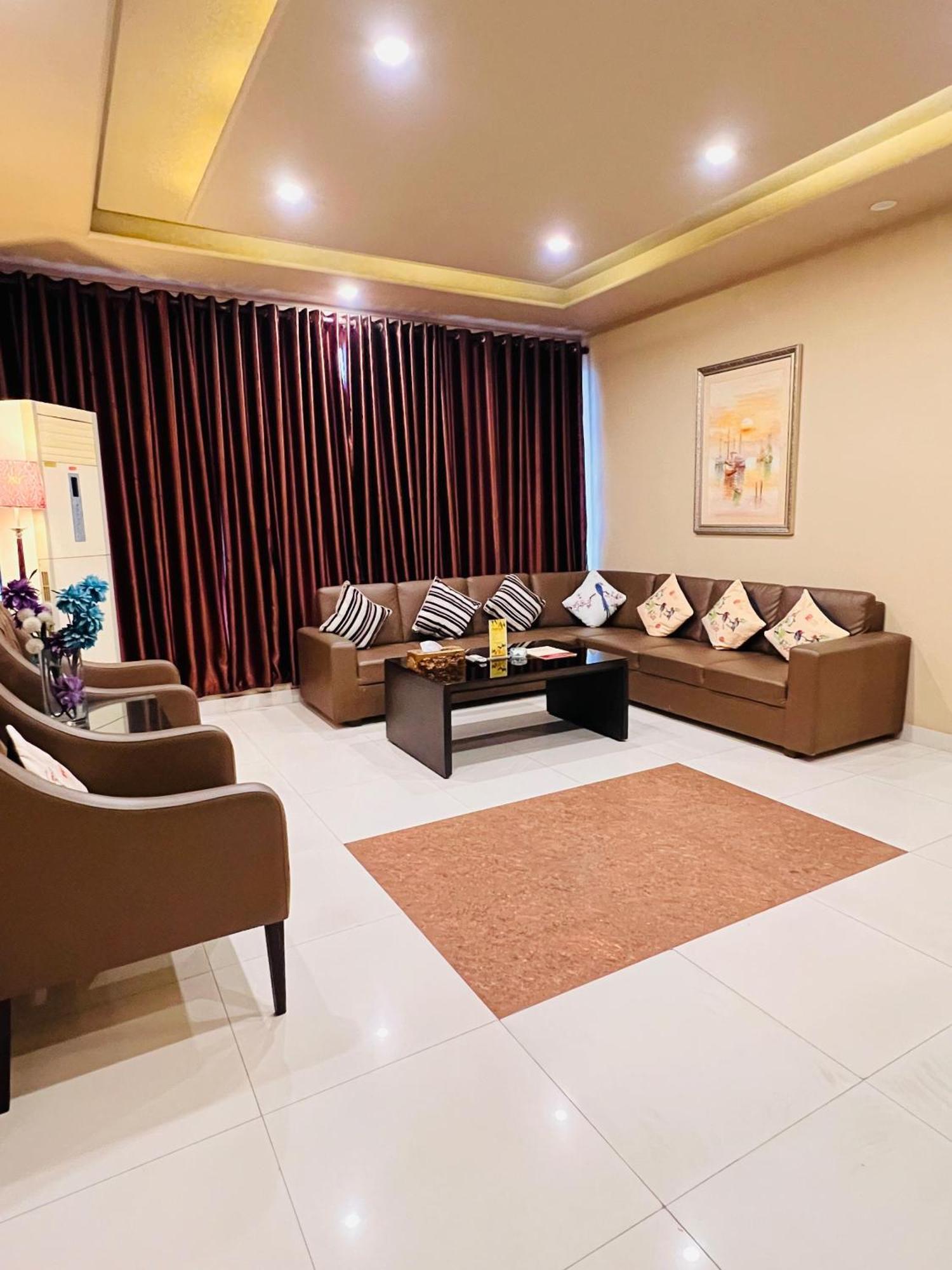 Grand Regent Hotel And Suites Faisalabad Luaran gambar