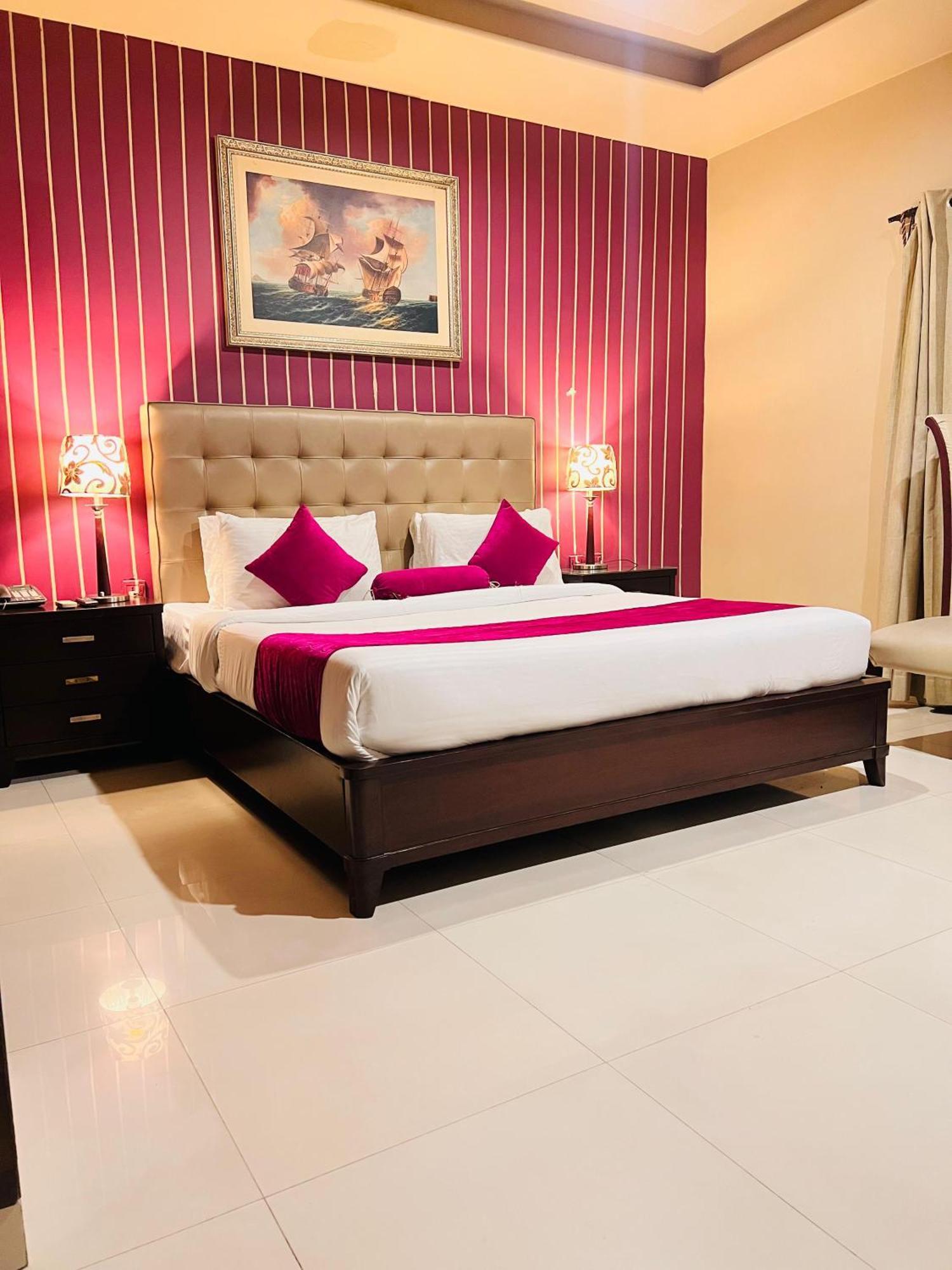 Grand Regent Hotel And Suites Faisalabad Luaran gambar